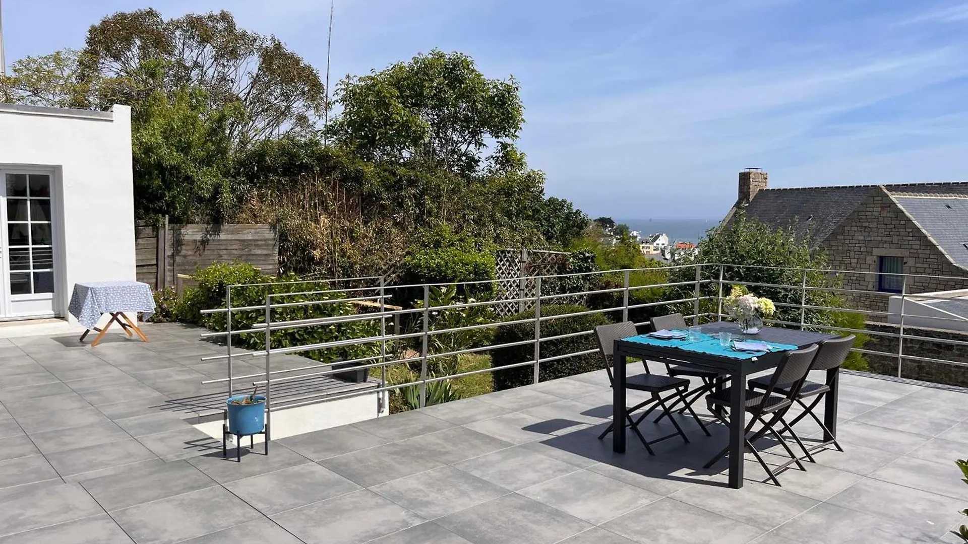 Maison Lumineuse A Sauzon Avec Grande Terrasse Et Jardin - Fr-1-418-269